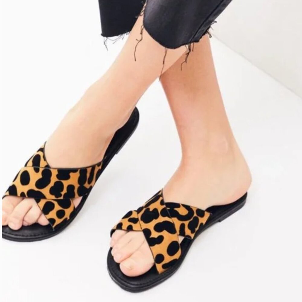 NWT! Pacsun black leopard print cross cross sandal